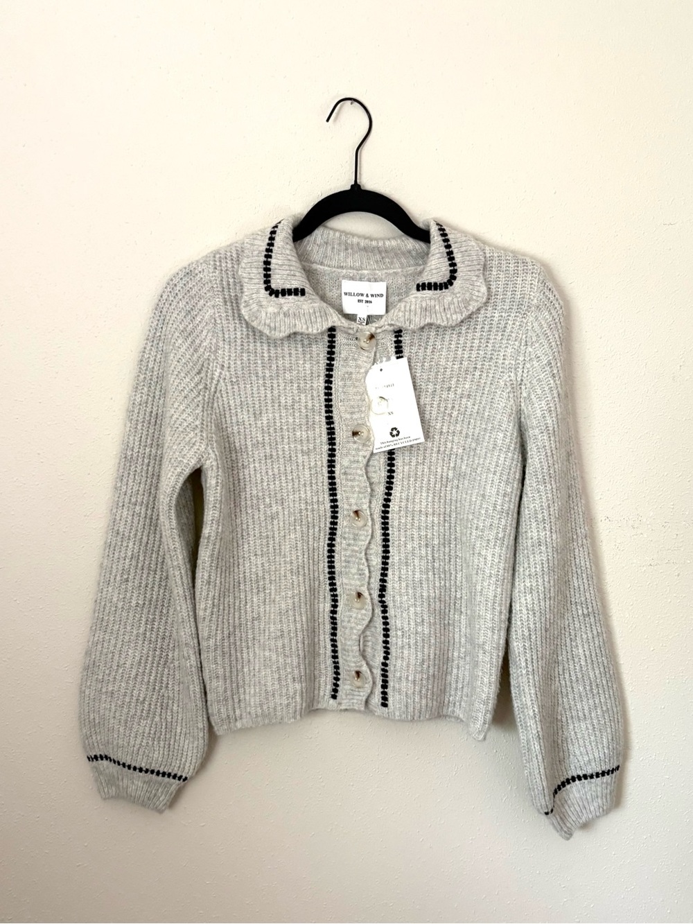 NWT Willow & Wind Button Up scallop collar knit cardigan / size XS